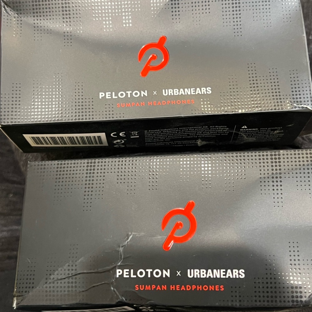 LOT Peloton + Urbanears Sumpan Earbuds